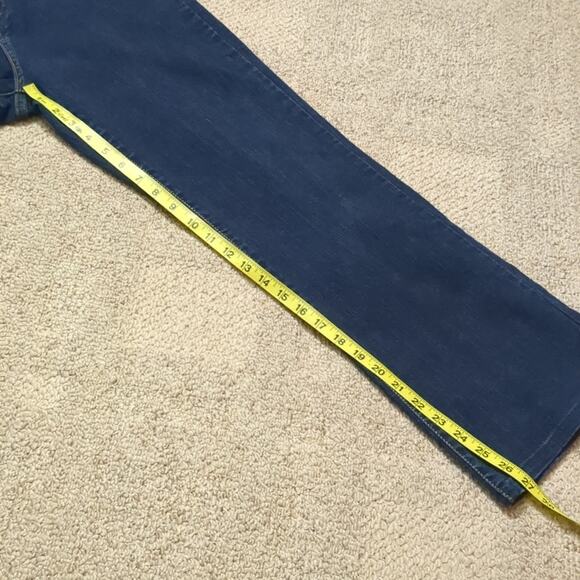 Levi's Women's Perfectly Slimming 512 Bootcut Dark Wash Jeans Size 8 Short - Picture 3 of 6